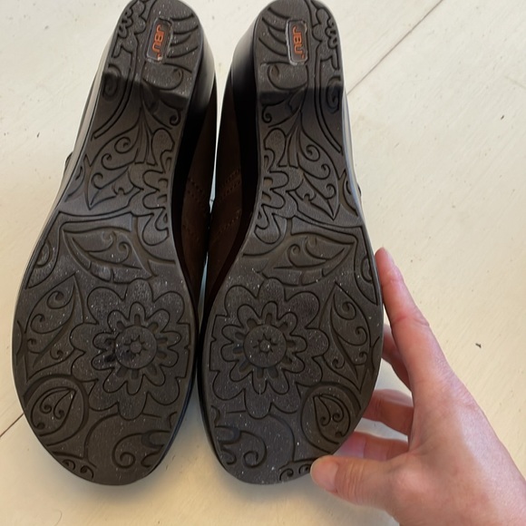JBU Jambu Design Cordoba Clogs Size 7.5M Brown Leather Shoe Heel Memory Foam - Picture 5 of 8